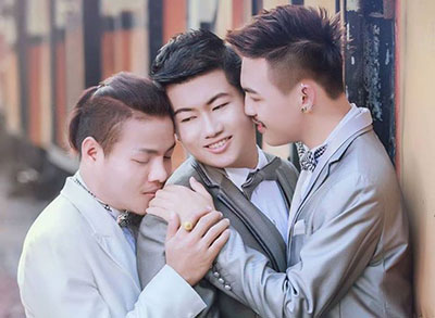 Gay Three Way 63