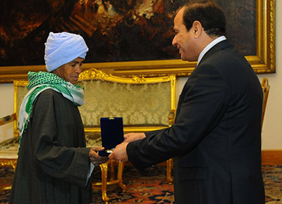 Sisa Abu Daooh is honoured by Egypts president, Abdel Fatah al-Sisi
