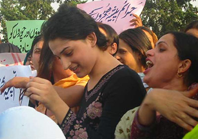 Pakistani transgender women at a 2008 protest