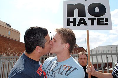 Kissing for gay equality in Pretoria (Pic: Mambaonline.com)