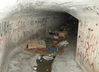 Living in the sewers (Photo: Michael Forbes / 76crimes.com)