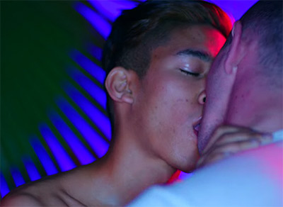 toya_delazy_gay_lesbian_kissing_video_forbidden_fruit