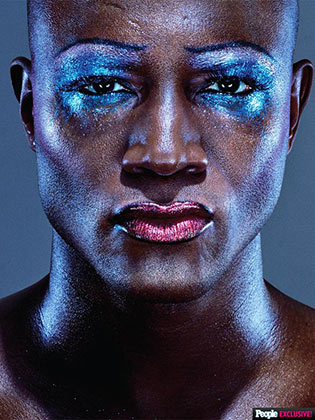Taye_Diggs_new_hedwig_loves_nail_polish