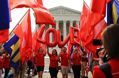 Marriage equality supporters celebrate outside  the Supreme Court (Pic: HRC)