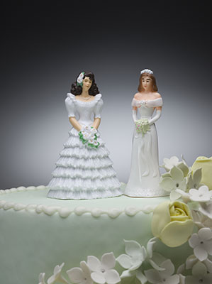 bakery_to_pay_for_refusing_to_serve_lesbian_couple