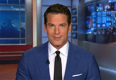 first_openly_gay_news_anchor_Thomas_Roberts