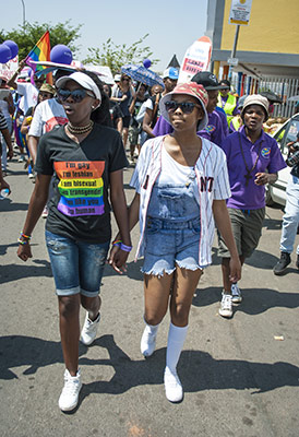 hundreds_march_in_soweto_pride_2015