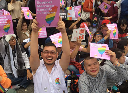 Massive rally for marriage equality in Taiwan's capital - MambaOnline ...