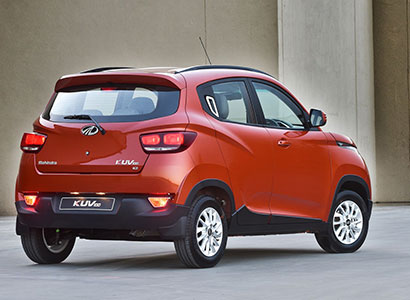 gay_motoring_mahindra_review_rear